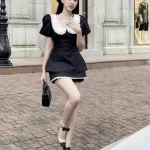 Sét áo đen phối cổ sen trắng viền ren + chân váy