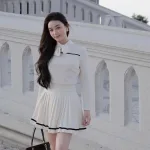 sét áo gân tay dài cổ cột nơ + chân váy xếp ly