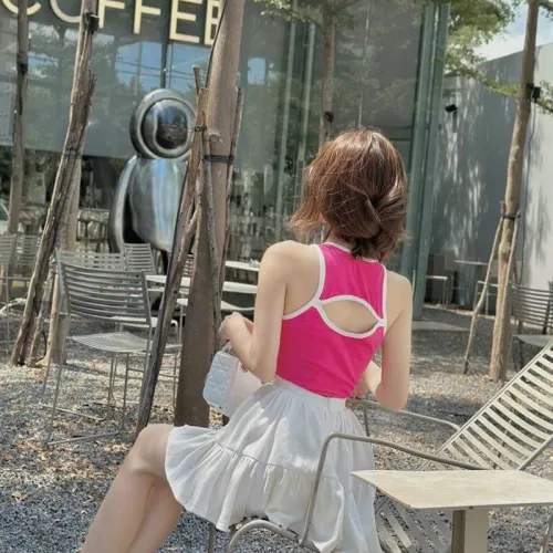 Sét áo hồng 3 lỗ cutout lưng + chân váy trắng