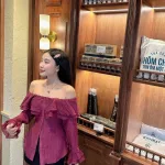 Sét áo hồng trễ vai tay loe + chân váy