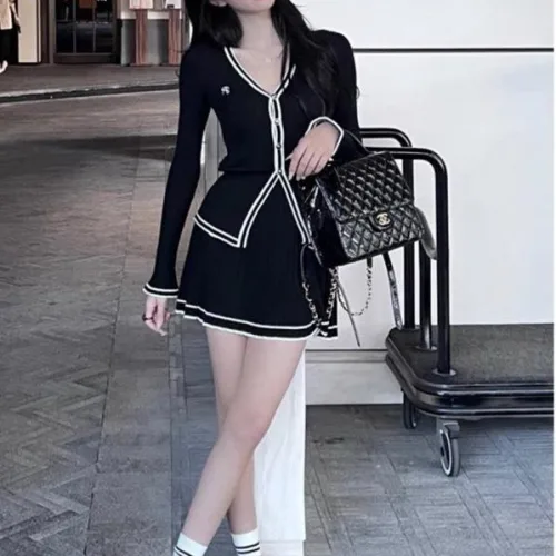 Sét áo len cổ v viền + chân váy 2 màu