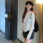 Sét áo len thêu chân váy kẻ