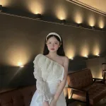 Sét áo nude bèo 1 bên tay + short trắng