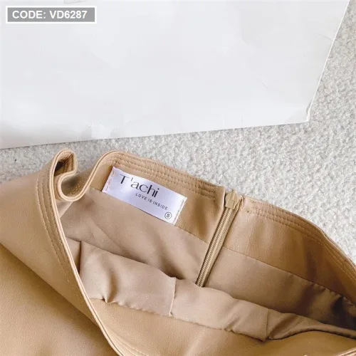 Sét áo nude kèm choàng cổ + chân váy nâu da