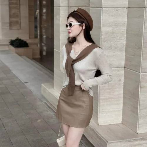 Sét áo nude kèm choàng cổ + chân váy nâu da