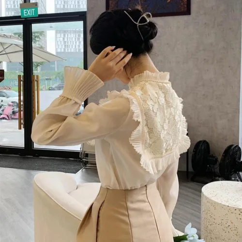 Sét áo nude phối ren hoa + short