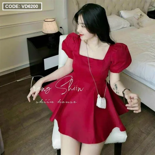 Sét áo peplum đỏ cổ vuông tay phồng + chân váy trắng