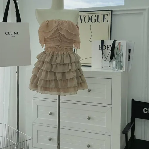Sét áo ren bi bẹt vai bèo + chân váy xoè tầng kem