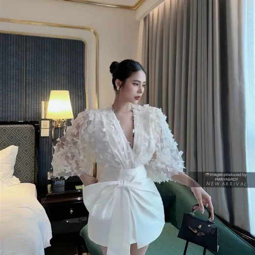 Sét áo thêu bướm nổi + chân váy xếp nơ lệch