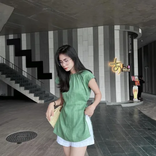 Sét áo xanh cổ tròn nhún xếp rút xẻ lai + short trắng