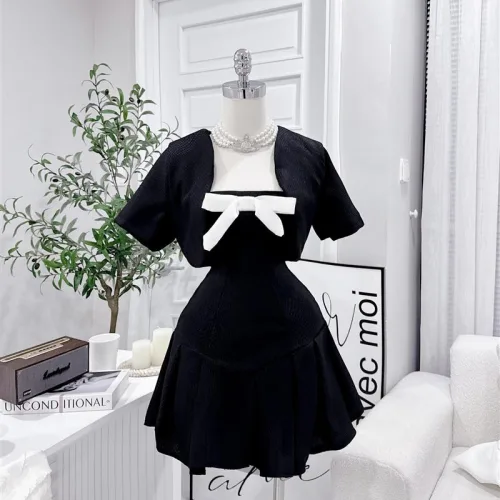 Sét bố áo khoác + đầm 2 dây xếp li nơ