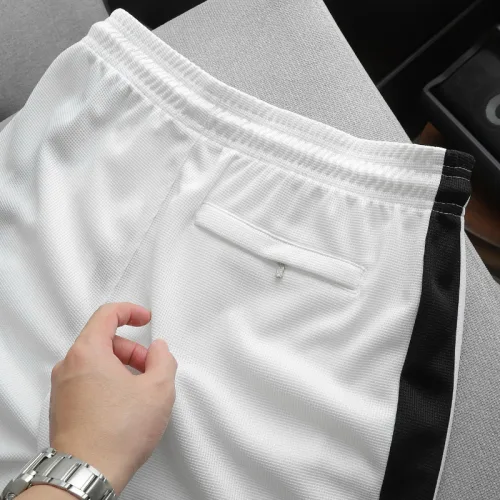 Set Bộ Nam Áo Thun Cổ Tròn Phối Sọc Vai Áo Và Thêu Chữ Pack Trước Ngực + Quần Short Thun Nam Phối Sọc Hai Bên Quần Có Big Size