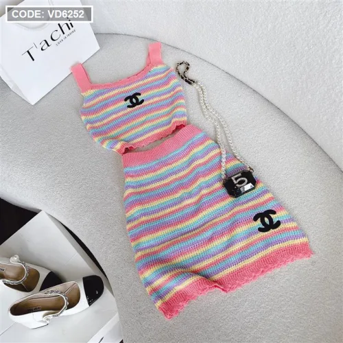 Sét crop 2 dây len sọc màu + chân váy
