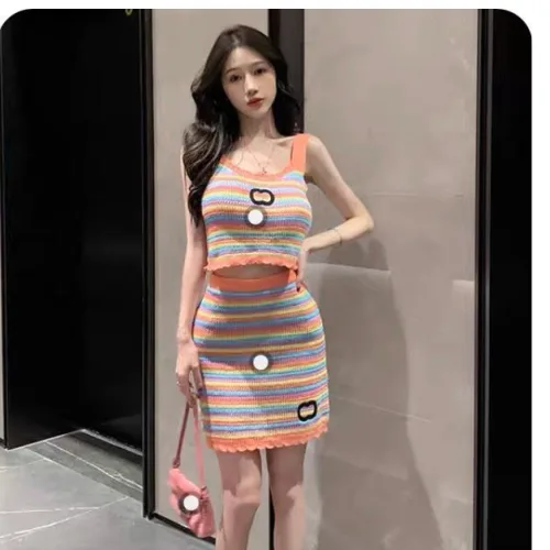 Sét crop 2 dây len sọc màu + chân váy