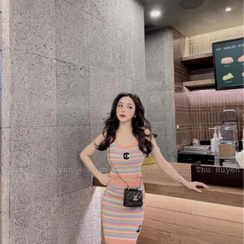 Sét crop 2 dây len sọc màu + chân váy