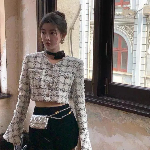Sét crop dạ chocker hoa cổ + short đen