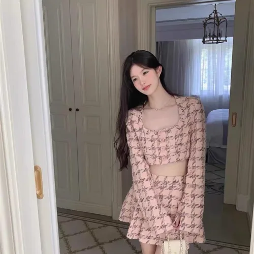 Sét crop dạ tím cổ vuông + chân váy
