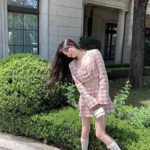 Sét crop dạ tím cổ vuông + chân váy