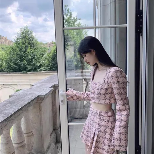 Sét crop dạ tím cổ vuông + chân váy