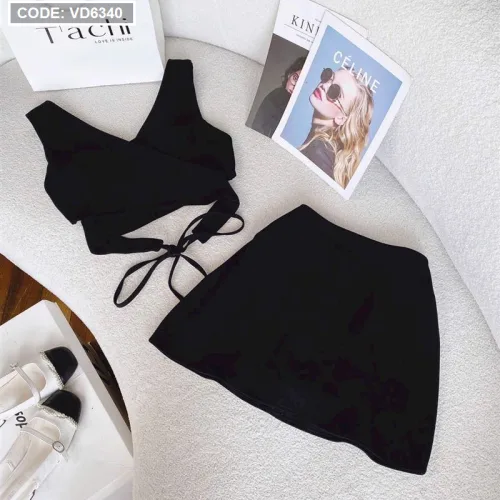 Sét crop đen cổ v chéo dây lưng + chân váy