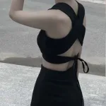 Sét crop đen cổ v chéo lưng + chân váy