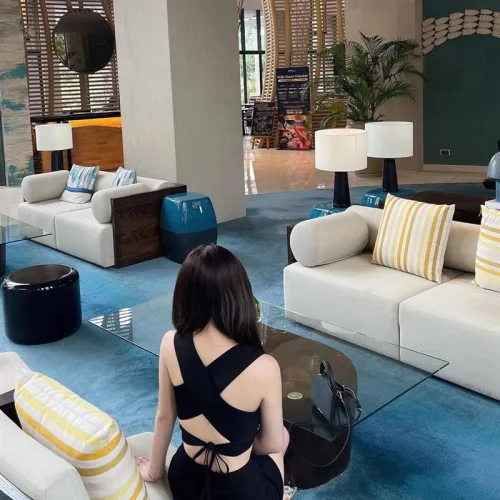Sét crop đen cổ v chéo lưng + chân váy
