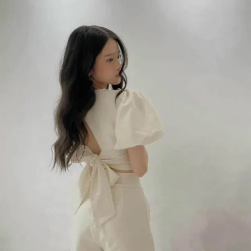 Sét crop gấm hoa nổi trắng cutout lưng nơ + short