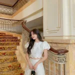 Sét crop gấm hoa nổi trắng cutout lưng nơ + short