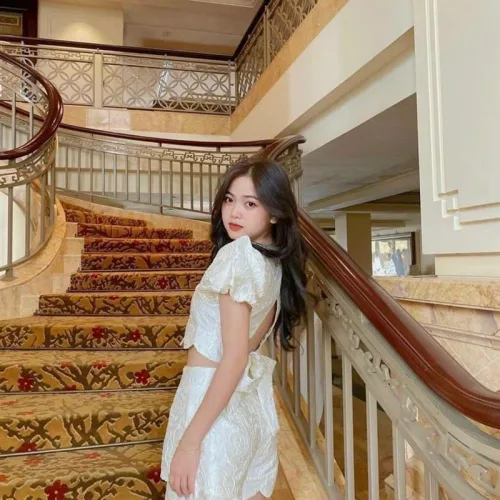 Sét crop gấm hoa nổi trắng cutout lưng nơ + short