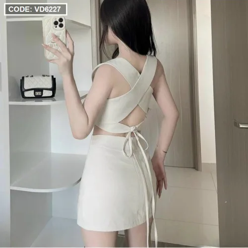 Sét crop nude cổ v chéo dây lưng + chân váy