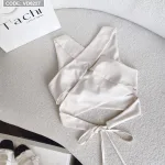 Sét crop nude cổ v chéo dây lưng + chân váy