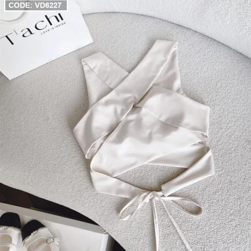 Sét crop nude cổ v chéo dây lưng + chân váy