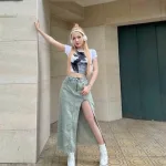 Sét crop pull trắng hình + chân váy midi jean xẻ đùi