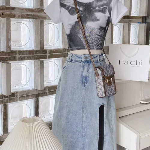 Sét crop pull trắng hình + chân váy midi jean xẻ đùi