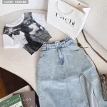 Sét crop pull trắng hình + chân váy midi jean xẻ đùi