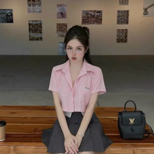 Sét crop sơ mi kẻ + chân váy phối xếp ly