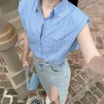 Sét crop sơ mi kẻ sọc rút eo + chân váy midi jean xẻ đùi