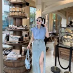Sét crop sơ mi kẻ sọc rút eo + chân váy midi jean xẻ đùi