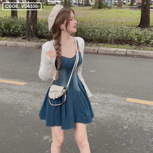 Sét đầm doll 2 dây jean cúp ngực kèm khoác crop trắng