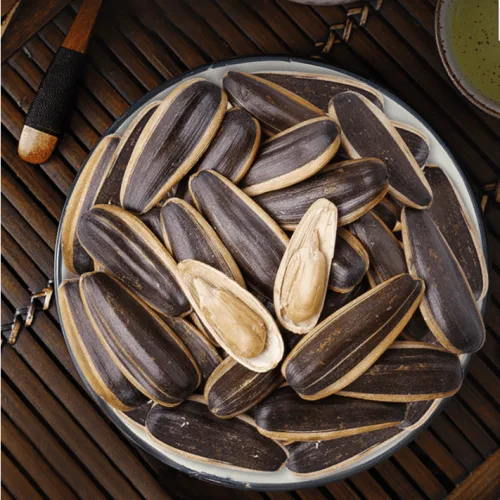 Set Hộp Mix Hạt 3 Vị (Hạt Dưa, Hạt Hướng Dương, Hạt Bí Trắng) Sun Khía 3 Ngăn 300G Hộp Quà Tết 2026