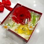Set Hộp Quà Tặng Nước Hoa Nữ Charme Chance Vàng 50ml - Hộp Hoa Rơm Nhiều Màu