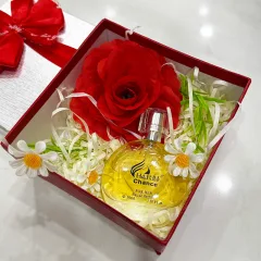 Set Hộp Quà Tặng Nước Hoa Nữ Charme Chance Vàng 50ml - Hộp Hoa Rơm Nhiều Màu