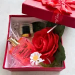 Set Hộp Quà Tặng Nước Hoa Nữ Kat Kev Parfume Chance Pink 50ml - Hộp Hoa Rơm Nhiều Màu