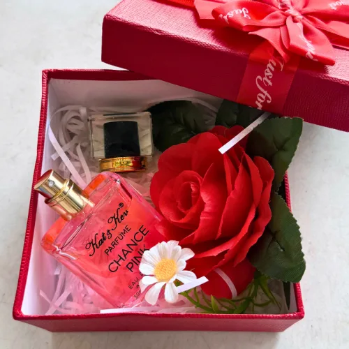 Set Hộp Quà Tặng Nước Hoa Nữ Kat Kev Parfume Chance Pink 50ml - Hộp Hoa Rơm Nhiều Màu