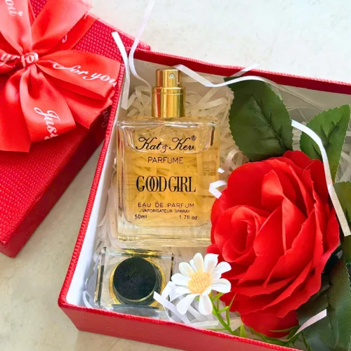 Set Hộp Quà Tặng Nước Hoa Nữ Kat Kev Parfume Good Girl 50ml - Hộp Hoa Rơm Nhiều Màu