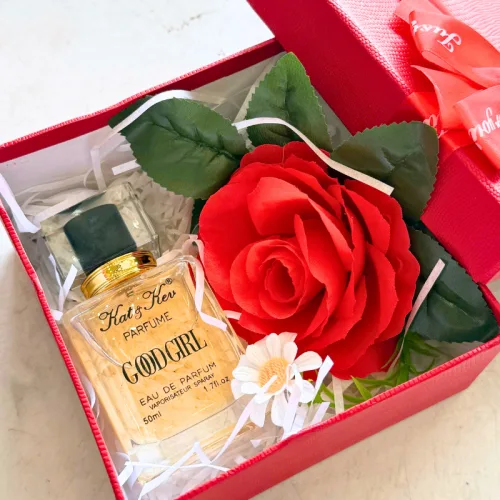 Set Hộp Quà Tặng Nước Hoa Nữ Kat Kev Parfume Good Girl 50ml - Hộp Hoa Rơm Nhiều Màu