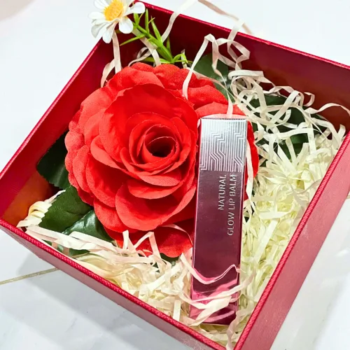Set Hộp Quà Tặng Son Dưỡng Ẩm Môi Hàn Quốc Embisu Natural Glow Lip Balm - Hộp Hoa Rơm Nhiều Màu