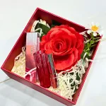 Set Hộp Quà Tặng Son Dưỡng Ẩm Môi Hàn Quốc Embisu Natural Glow Lip Balm - Hộp Hoa Rơm Nhiều Màu