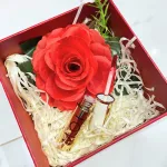Set Hộp Quà Tặng Son Môi Love M.O.I Màu Vàng - Son Moi 3 Màu - Hộp Hoa Rơm Nhiều Màu