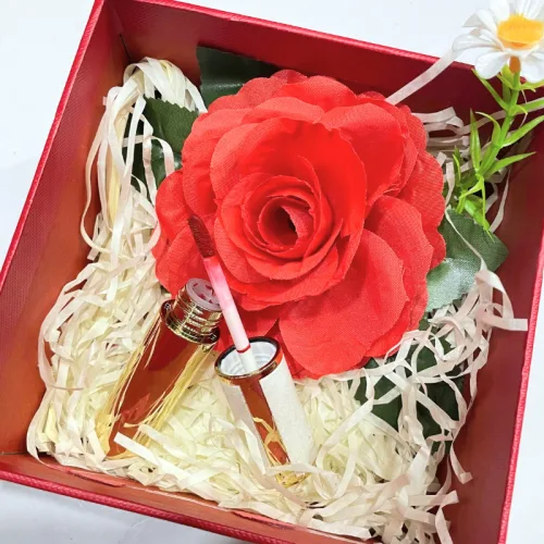 Set Hộp Quà Tặng Son Môi Love M.O.I Màu Vàng - Son Moi 3 Màu - Hộp Hoa Rơm Nhiều Màu